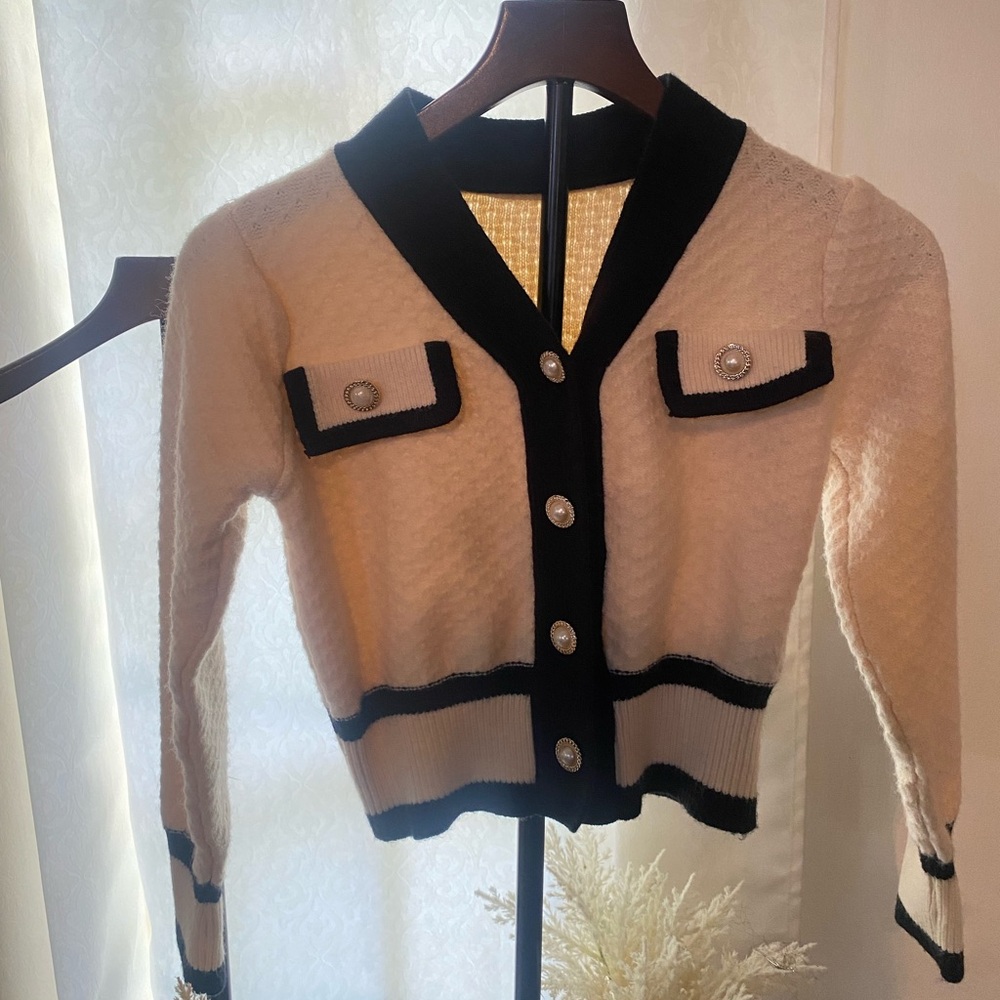 Elegant Women's Sweater